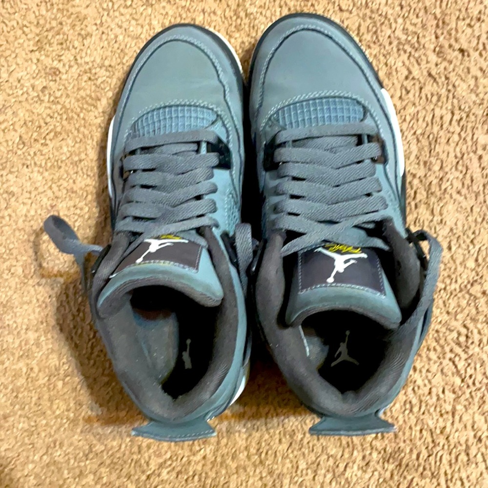 Jordan 4s